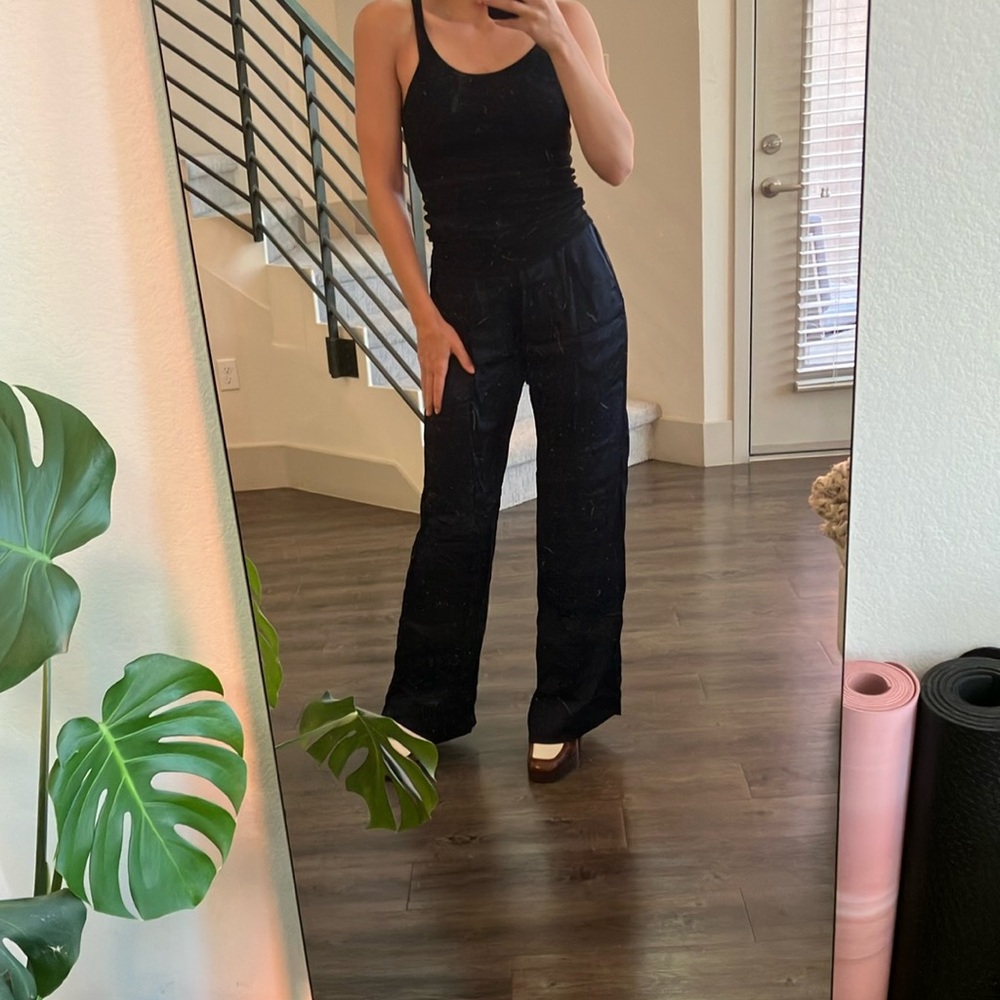 Velvet by Graham and Spencer navy blue silk pants, new without tags. XS